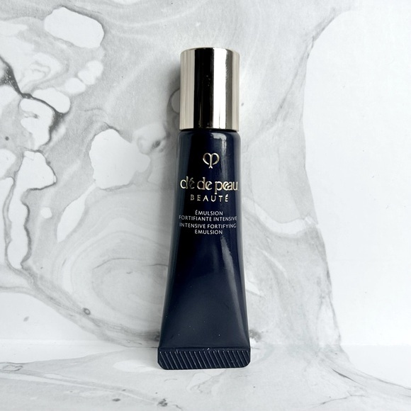 Cle De Peau Intensive Fortifying Emulsion Mini - Picture 1 of 1